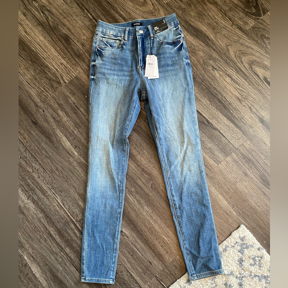 High waisted medium wash Flexx skinny jeans